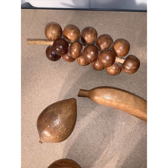 8 Pieces-Vintage Wooden Fruit•Apple Pear Grapes Banana + More!• - Picture 2 of 7